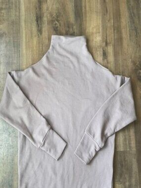 Varley pullover sweatshirt in a soft taupe neutral, perfect for layering or ever